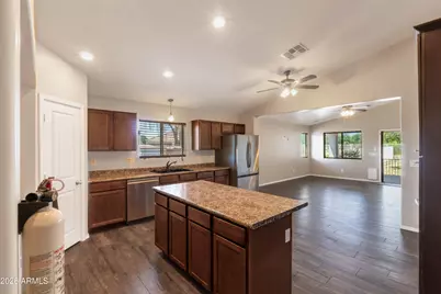 7007 W Getty Drive, Phoenix, AZ 85043 - Photo 6