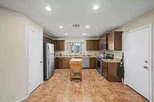 5260 W Belmont Ave, Glendale, AZ 85301 - Photo 8