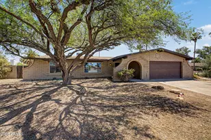 3023 S Carriage Ln, Mesa, AZ 85202 - Photo 1