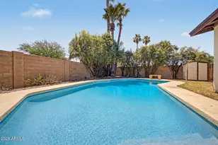 3023 S Carriage Ln, Mesa, AZ 85202 - Photo 2