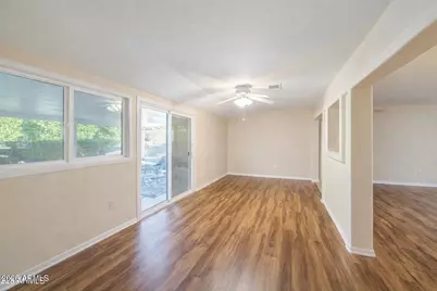 10022 W Kingswood Circle, Sun City, AZ 85351 - Photo 8