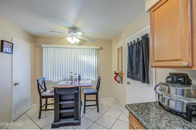 10022 W Kingswood Circle, Sun City, AZ 85351 - Photo 2