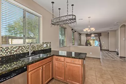 2624 W Beautiful Lane, Phoenix, AZ 85041 - Photo 10