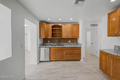 13216 N 31st Avenue, Phoenix, AZ 85029 - Photo 10