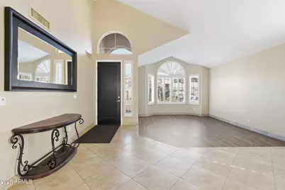 718 E Mountain Sage Drive, Phoenix, AZ 85048 - Photo 8