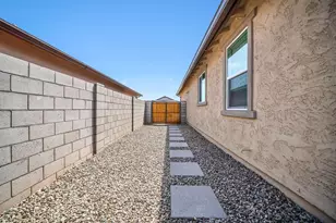 13244 W Ranch Gate Rd, Peoria, AZ 85383 - Photo 32