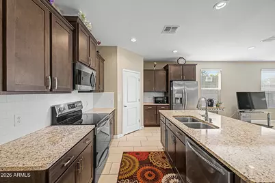 10736 W Bronco Trail, Peoria, AZ 85383 - Photo 12