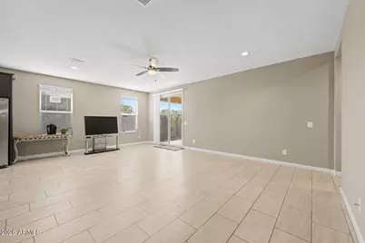 10736 W Bronco Trail, Peoria, AZ 85383 - Photo 6