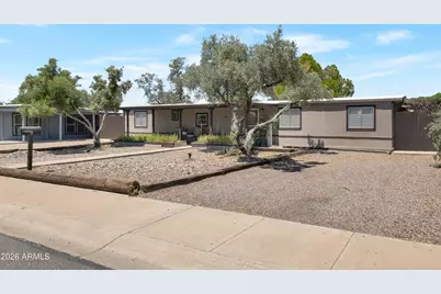696 W Manor Street, Chandler, AZ 85225 - Photo 2