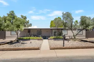 696 W Manor St, Chandler, AZ 85225 - Photo 1