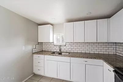 703 W 1st Place # 4, Mesa, AZ 85201 - Photo 6