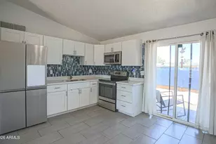 3120 N 67th Ln, Phoenix, AZ 85033 - Photo 22