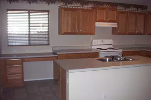 10945 W Loma Ln, Peoria, AZ 85345 - Photo 4