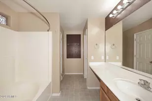 10945 W Loma Ln, Peoria, AZ 85345 - Photo 14