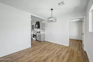 1147 E Flynn Ln, Phoenix, AZ 85014 - Photo 8