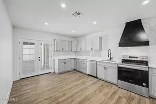 1147 E Flynn Ln, Phoenix, AZ 85014 - Photo 10
