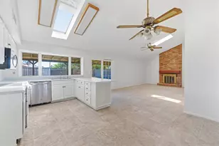 4047 W Sweetwater Ave, Phoenix, AZ 85029 - Photo 2