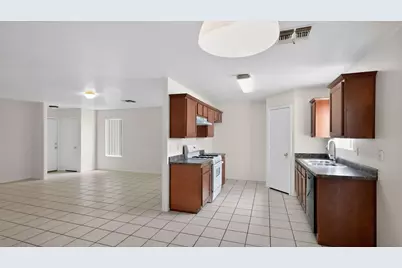 7395 W San Miguel Avenue, Glendale, AZ 85303 - Photo 4