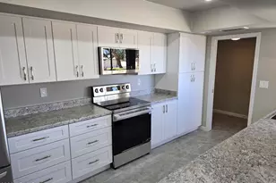 9706 W Long Hills Dr, Sun City, AZ 85351 - Photo 12