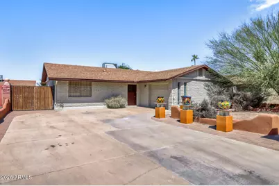 6102 N 71st Drive, Glendale, AZ 85303 - Photo 2