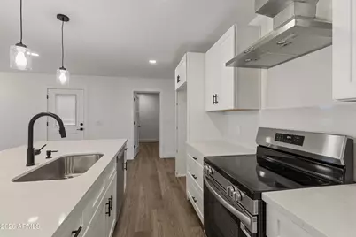5745 N 13th Place, Phoenix, AZ 85014 - Photo 10