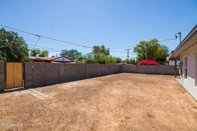 5745 N 13th Place, Phoenix, AZ 85014 - Photo 32