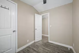 18240 North 21st St, Phoenix, AZ 85022 - Photo 14