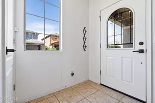 3771 E Kristal Way, Phoenix, AZ 85050 - Photo 4