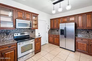 3771 E Kristal Way, Phoenix, AZ 85050 - Photo 16