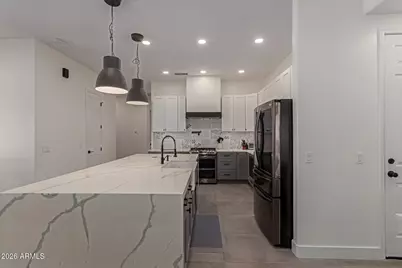 5242 E Herrera Drive, Phoenix, AZ 85054 - Photo 12