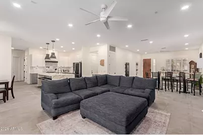 5242 E Herrera Drive, Phoenix, AZ 85054 - Photo 10