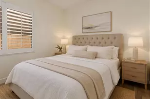 5242 E Herrera Dr, Phoenix, AZ 85054 - Photo 16