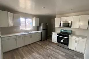 9208 N 10th St, Phoenix, AZ 85020 - Photo 2
