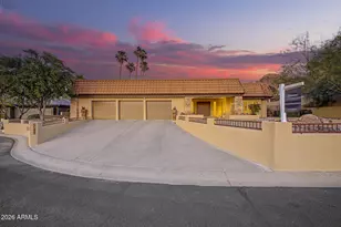 5843 N 46th St, Phoenix, AZ 85018 - Photo 1