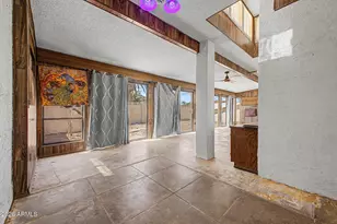 913 E Laguna Dr, Tempe, AZ 85282 - Photo 32