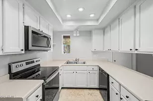 913 E Laguna Dr, Tempe, AZ 85282 - Photo 14