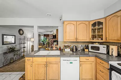 5515 W Hatcher Road, Glendale, AZ 85302 - Photo 14