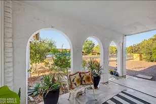 3907 W Paradise Dr, Phoenix, AZ 85029 - Photo 4
