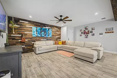 3907 W Paradise Drive, Phoenix, AZ 85029 - Photo 8