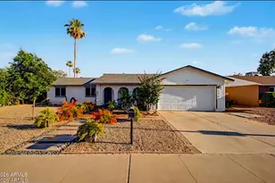 3907 W Paradise Dr, Phoenix, AZ 85029 - Photo 2