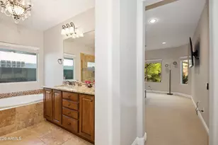 3760 E Covey Ln, Phoenix, AZ 85050 - Photo 16