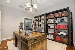 3760 E Covey Ln, Phoenix, AZ 85050 - Photo 8
