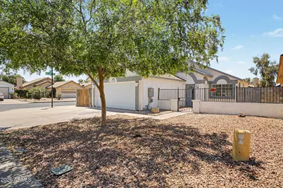 7306 N 69th Avenue, Glendale, AZ 85303 - Photo 2