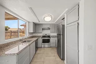7306 N 69th Ave, Glendale, AZ 85303 - Photo 8