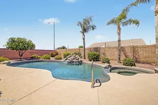 10852 W Harmony Ln, Peoria, AZ 85373 - Photo 34