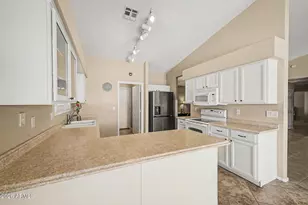 10852 W Harmony Ln, Peoria, AZ 85373 - Photo 12