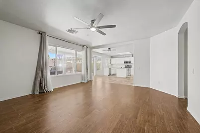 12926 W Cheery Lynn Road, Avondale, AZ 85392 - Photo 10