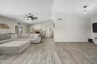 6127 E Portia St, Mesa, AZ 85215 - Photo 8