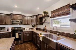 19401 N 7th St, Phoenix, AZ 85024 - Photo 8