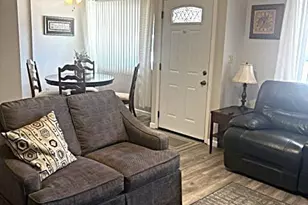 10104 N 96th Dr, Peoria, AZ 85345 - Photo 2